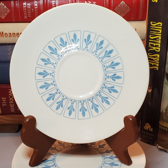 Vtg MCM Homer Laughlin Blue Fleur De Lis Saucers - Picture 3 of 7